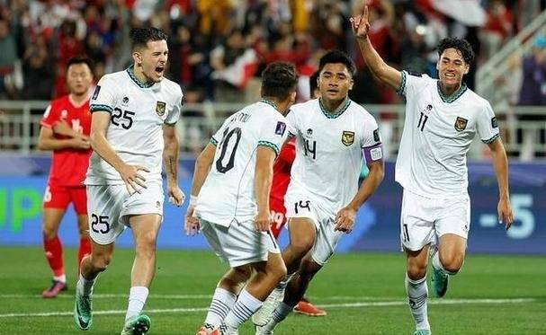 荷蘭名宿掛帥印尼!克魯伊維特合同簽下,能否撼動亞洲足球格局?