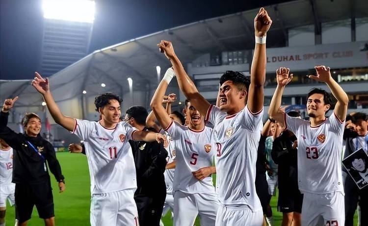 荷蘭名宿掛帥印尼!克魯伊維特合同簽下,能否撼動亞洲足球格局?