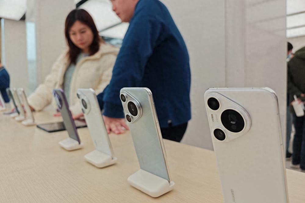 余承東:去年終端業務重回增長快車道,今年原生鴻蒙用戶挑戰億級