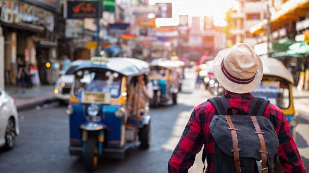 東南亞旅游降溫:游客“虧錢”退訂泰國旅游產品,春節期間上海往返曼谷機票降價近四成