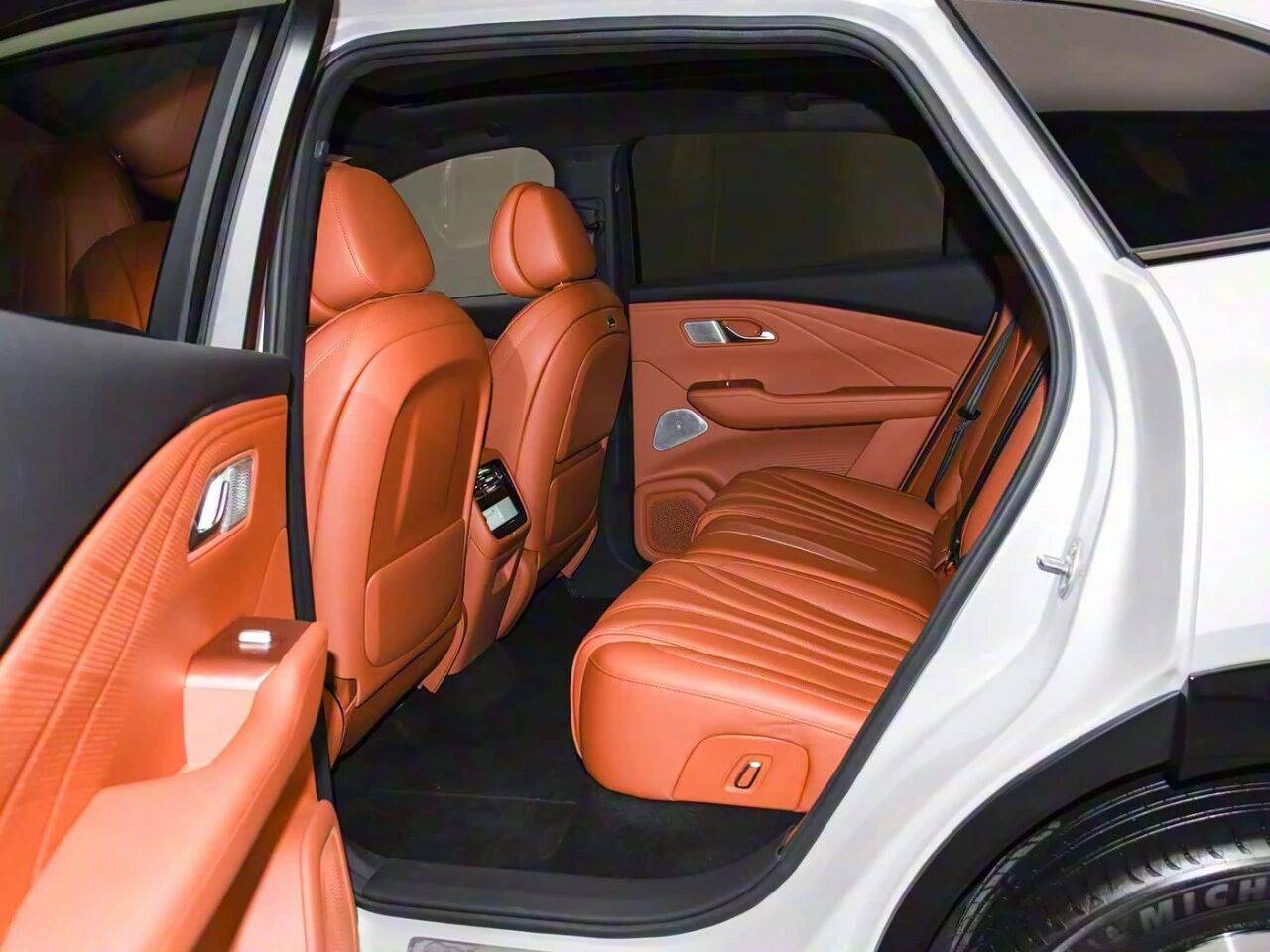 一覺醒來,QI瑞風云T9L來了,獵鷹700+智駕配560TOPS算力,海獅06飯碗這下危險了