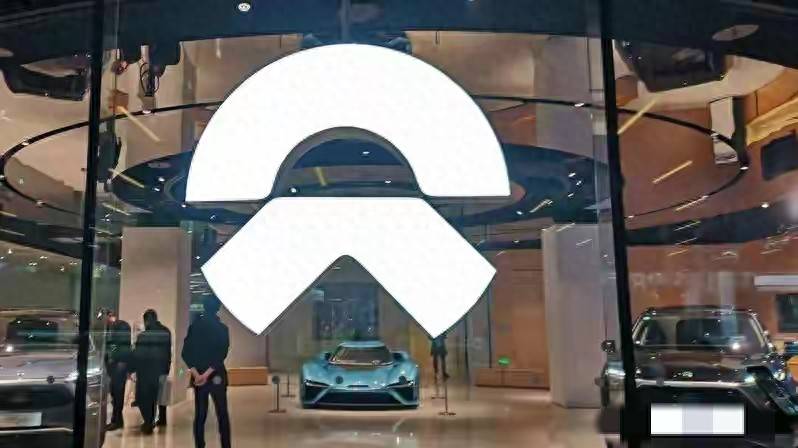 充電要幾小時(shí),換電僅3分鐘!為何只有蔚來做,別的車企卻不做?